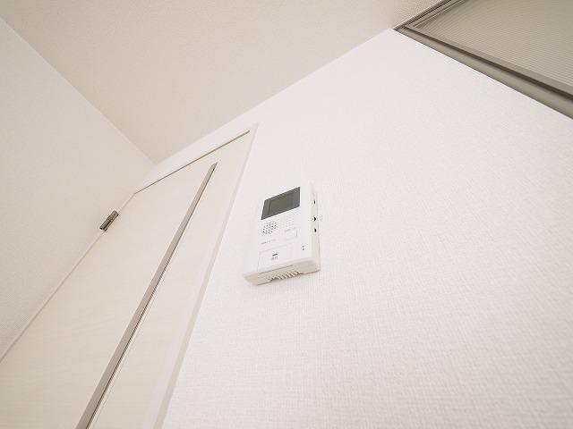 グランモア東九条Ⅲのセキュリティ|お顔が見えるモニター付きインターホン