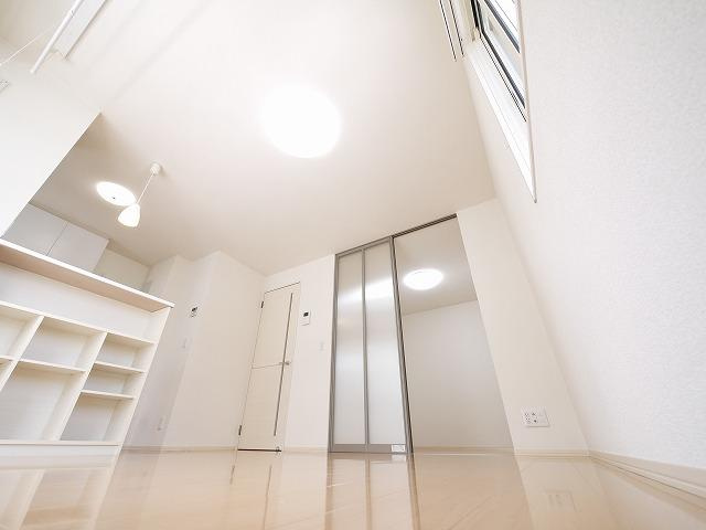 グランモア東九条Ⅲの玄関|落ち着いた玄関です