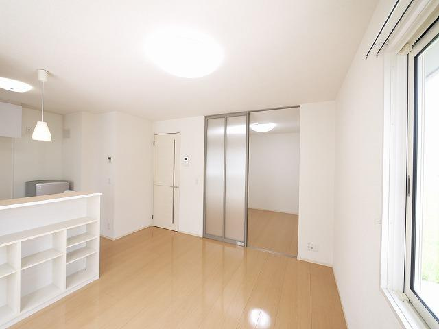 グランモア東九条Ⅲの設備|室内物干し