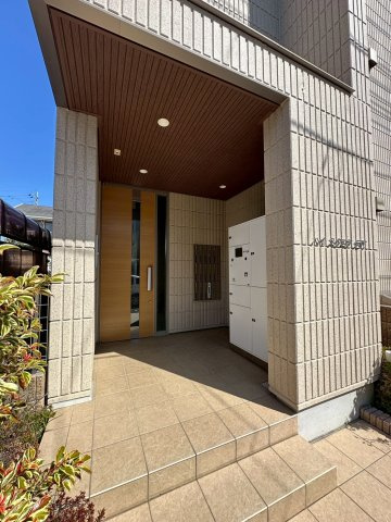 ハイ スクエア 元町のエントランス