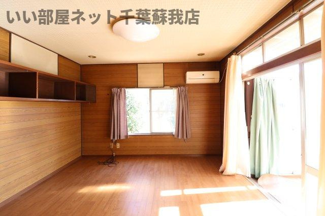 草刈戸建貸家の居間・リビング