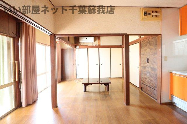 草刈戸建貸家の居間・リビング