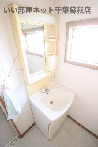 草刈戸建貸家の洗面所