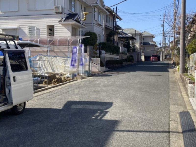木津川台１丁目　平屋建　新築戸建の前面道路含む現地写真|前面道路含む現地写真です
２０２５年４月完成予定です。現在基礎工事中。