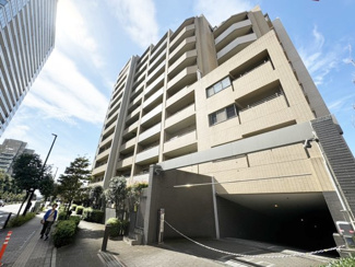 【外観】 | 2025年4月リフォーム完了予定。地上14階、総戸数182戸のビックコミュニティー