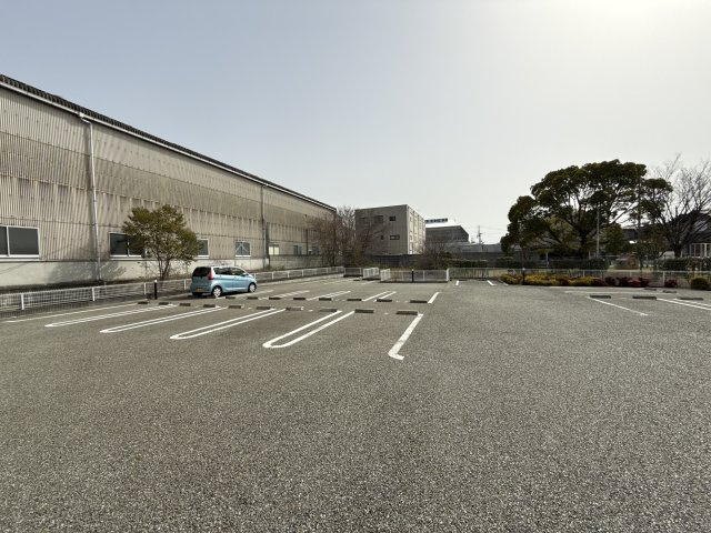プランドールⅠの駐車場