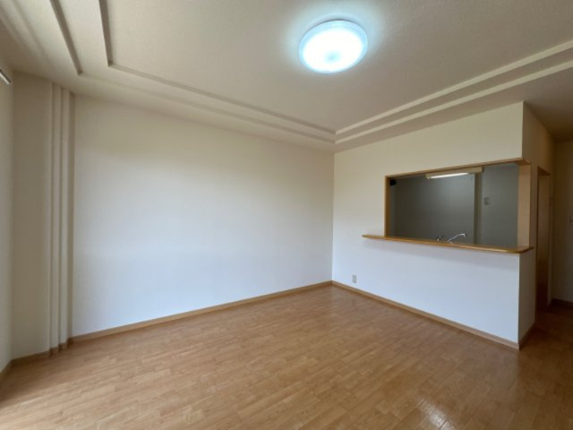 サンシャイン２号館の居間・リビング