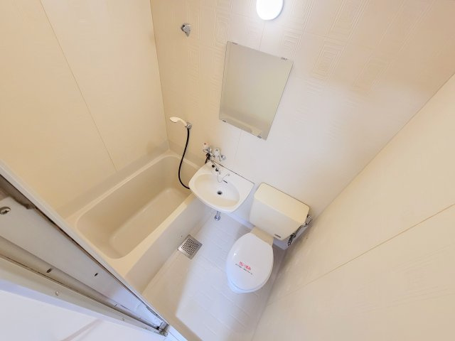 ロイヤル南生駒の浴室