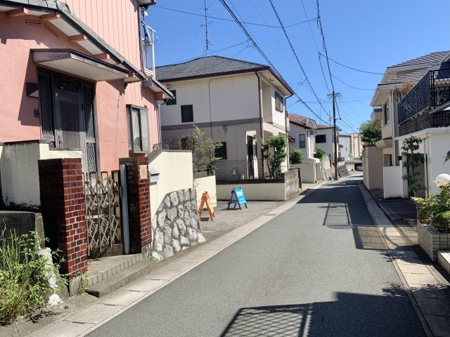 売土地　中央区蜆塚２丁目の前面道路含む現地写真