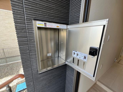 【設備】 | 日立市東滑川町３丁目新築アパート | 宅配ボックス（イメージ）