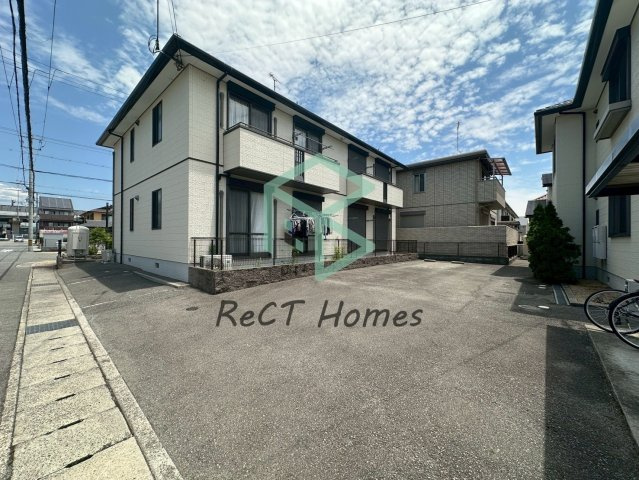 シャーメゾンTOMAMI　Ａ棟の駐車場