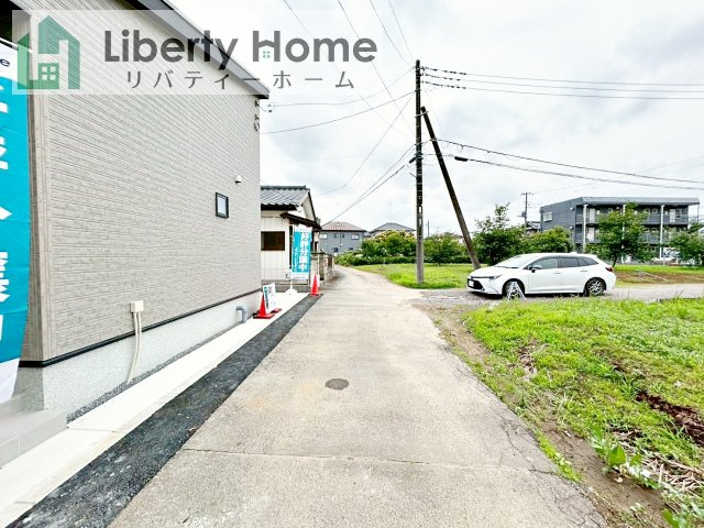 土浦市乙戸24-1期　新築戸建の前面道路含む現地写真