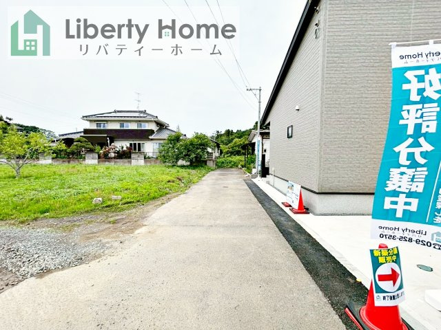 土浦市乙戸24-1期　新築戸建の前面道路含む現地写真