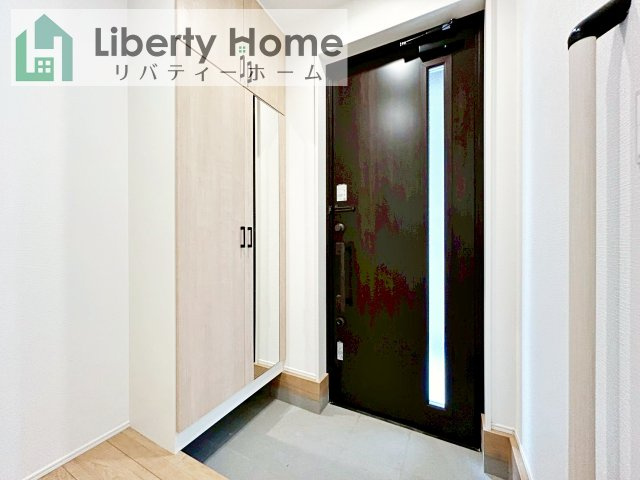 土浦市乙戸24-1期　新築戸建の玄関