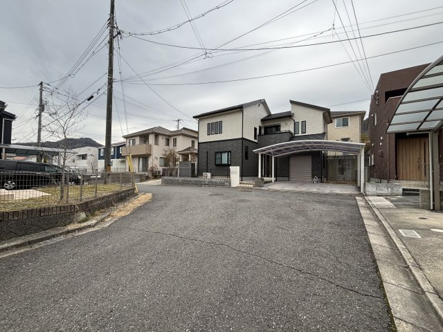 中古戸建　伴北7丁目の前面道路含む現地写真