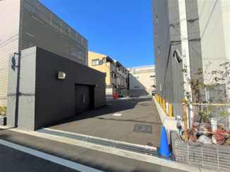 【駐車場】 | 駐車場の入口になります。
