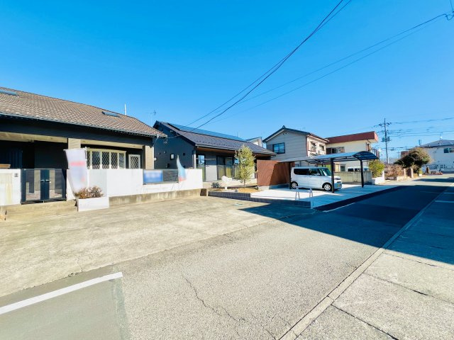 伊勢崎市中町の前面道路含む現地写真|閑静な住宅地で、車の通りも少なく駐車も楽々♪