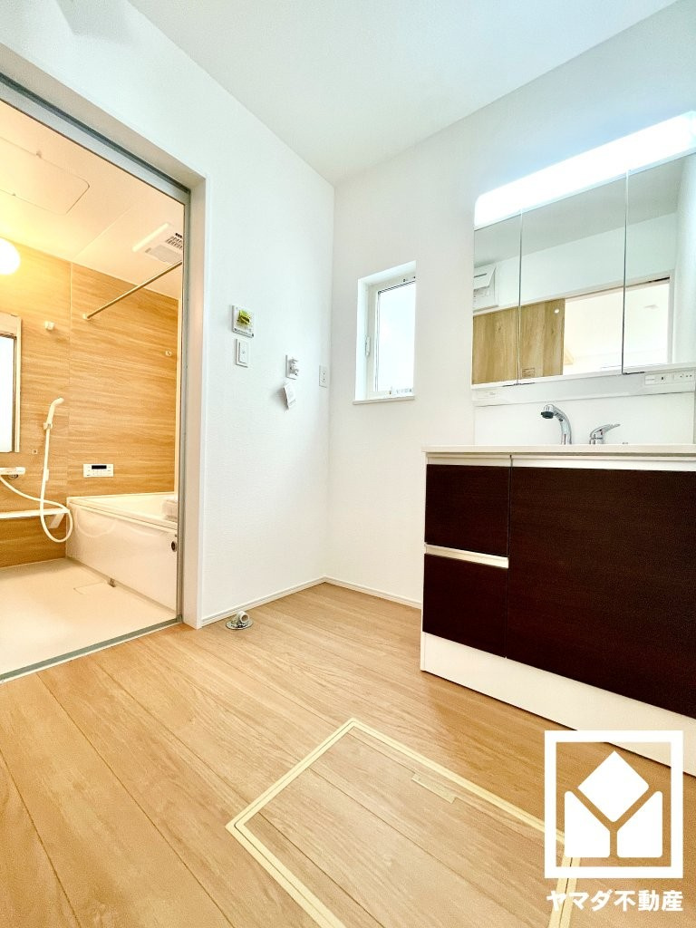 八幡市八幡軸　第4　1号棟の洗面所