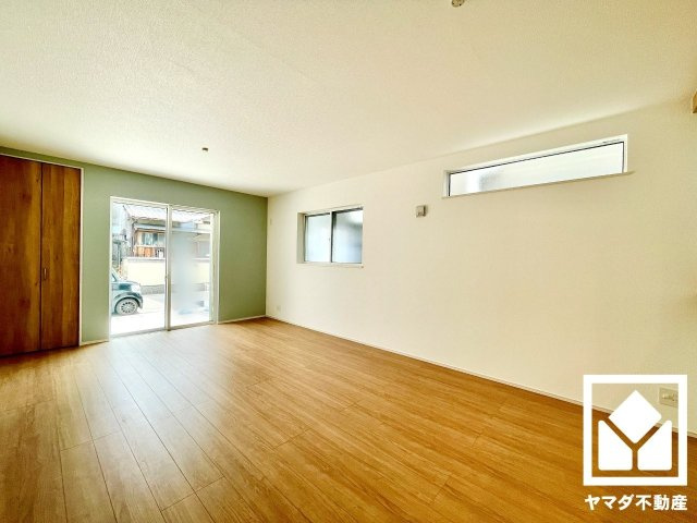 八幡市八幡軸　第4　1号棟の居間・リビング