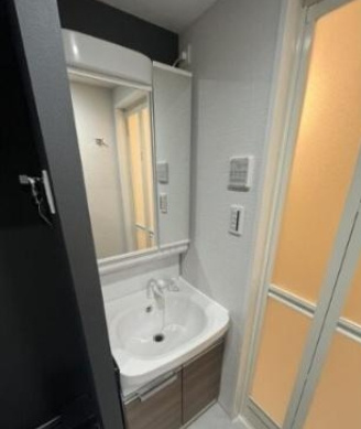 グランドロアール上新庄の洋室