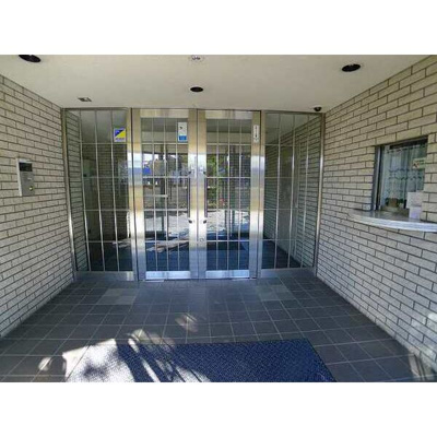 【エントランス】 | ロイヤルレザン