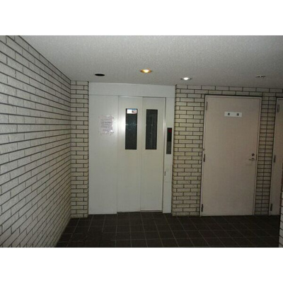 【エントランス】 | ロイヤルレザン