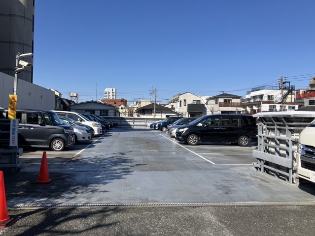 株式会社トレフォイル第２駐車場の外観