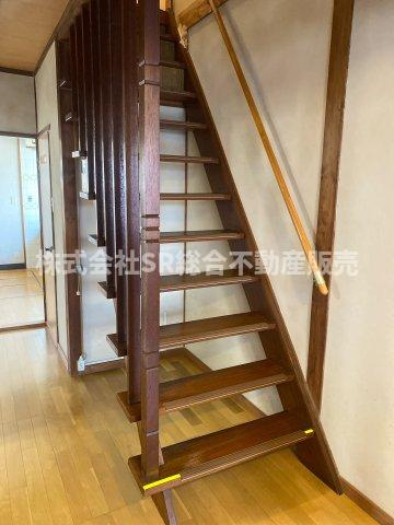 大蓮東1丁目中古戸建の内装|リフォームや住宅ローン・東大阪市の不動産の事なら弊社にお任せ下さいませ！
各地域の特徴・グルメ・裏道やその他、細かい情報等も熟知した
東大阪市出身のスタッフが新生活を送るお客様をサポート致します！