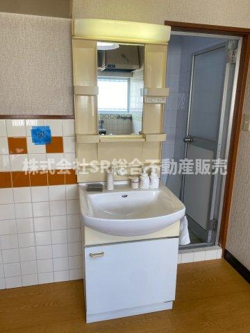 大蓮東1丁目中古戸建の独立洗面台|独立洗面台、朝の身支度には欠かせません