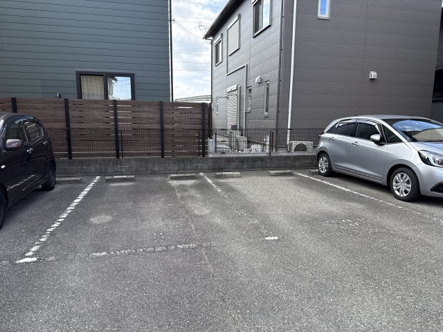 フォーレス福田の駐車場