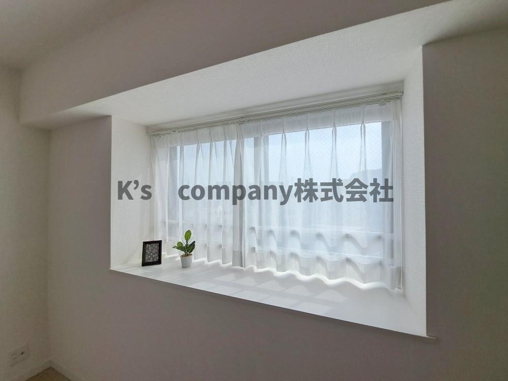 ◎茅ヶ崎市本村4丁目　ライオンズマンション茅ヶ崎中央公園の内装|洋室の出窓♪明るさをより多く取り入れることができます♪
