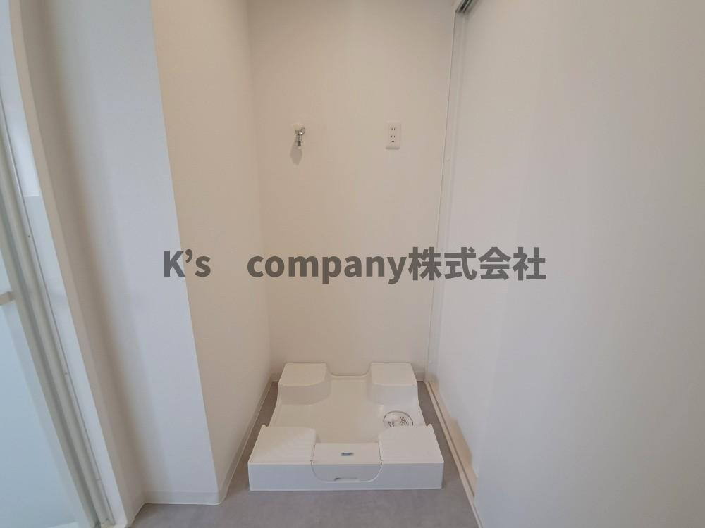 茅ヶ崎市本村4丁目　ライオンズマンション茅ヶ崎中央公園のランドリースペース|脱衣スペースにある洗濯機置き場♪