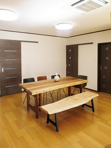 【居間・リビング】の画像