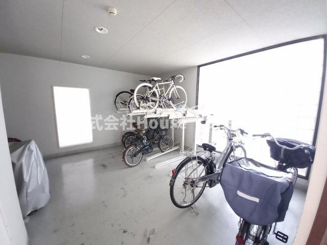 オルタンシア下山手の駐車場