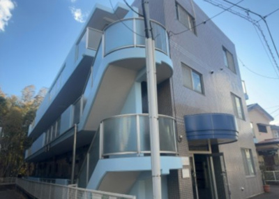 【現況写真】 | キャトルセゾン下九沢 | 眺望の良さを楽しめるダイニングキッチンで家族団らんの時間を過ごしてはいかがでしょうか。バルコニーから見える景色を家族で眺める時間は、時間が経つのを忘れてしまいそうですね。是非、現地を見に行きましょう！