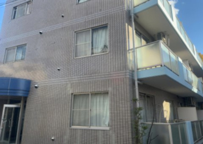 【構造・工法・仕様】 | キャトルセゾン下九沢 | ＲＣ造、Reinforced Concreteは直訳すると補強されたコンクリートです。主に柱や梁・床・壁が鉄筋とコンクリートで構成おり、鉄筋を組んだ型枠にコンクリートを流し込んで固めたものを指します。