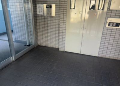 【内装】 | キャトルセゾン下九沢 | 共有部分は、住民なら誰もが使える設備のこと。例えば駐車場やエレベーター、インターネット設備、セキュリティ設備などがあります。他にも、マンションの廊下・外部階段やエントランス・ゴミ置き場などがあります。