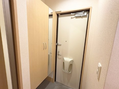 アゼリアの玄関