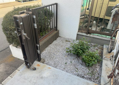 【中庭】 | スカイハイツ小町 | 中庭（パティオ）とは、一つの建築物の内部に設けられた、壁などで囲われている庭のことを指します。コの字型、ロの字型が主流ですが、L字型の中庭もあります。最近では、インテリア性の高さからも人気があります。