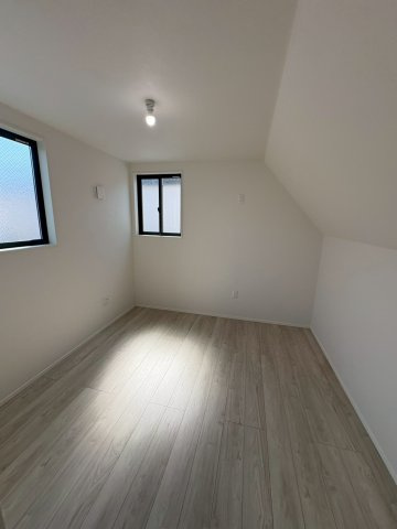 西新小岩５丁目新築戸建の洋室