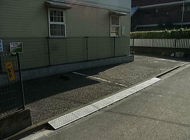 コスモコープの駐車場