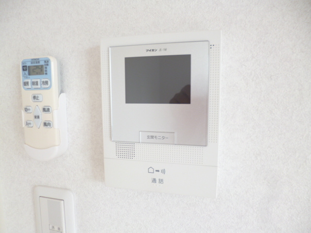 ミオ・ファミリア中町　南棟のセキュリティ|★ＴＶモニター付きインターホン★