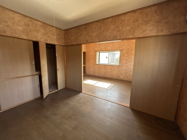 那須塩原　店舗付き住居の洋室|広々とした洋室です