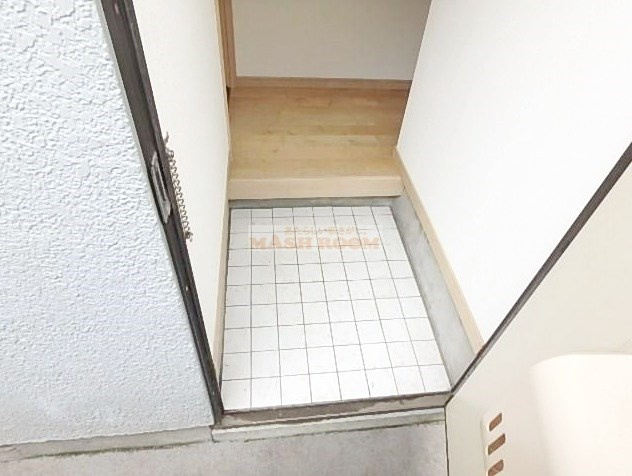 アムール阿佐ヶ谷四番館の玄関