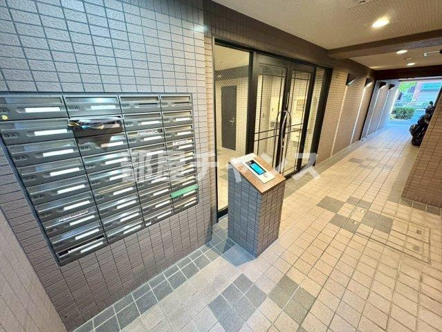 グランシャリオ名駅南のエントランス