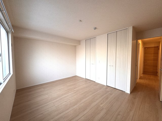アトレーユ長岡京の寝室|洋室8.5帖