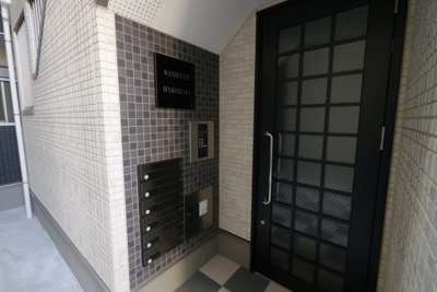 【エントランス】 | SANBATH HAKOZAKI(サンバス　ハコザキ)