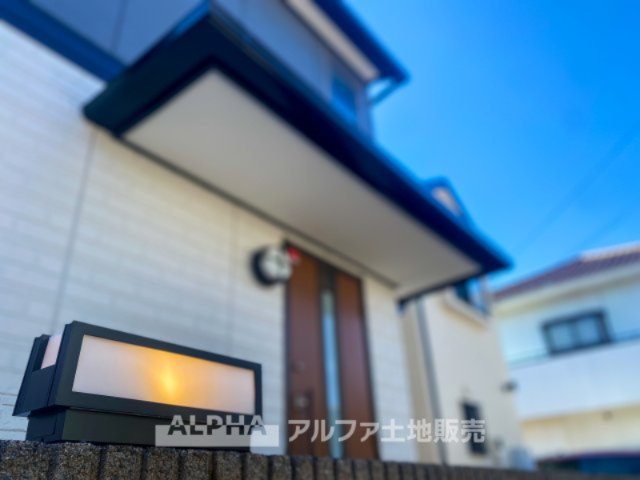 立川市幸町2丁目の外観|【Green orchestra】
◆緑のオーケストラ◆窓の外を見渡すと風光明媚な緑の景色。移ろう季節に表情を変えるグリーンとそれに呼応して変化する外観。緑とシンパシーし鳴りやまないオーケストラの邸宅