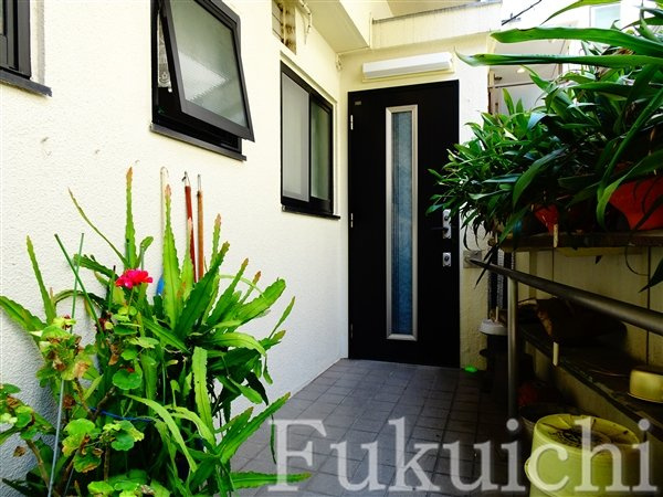 松本ビルのエントランス