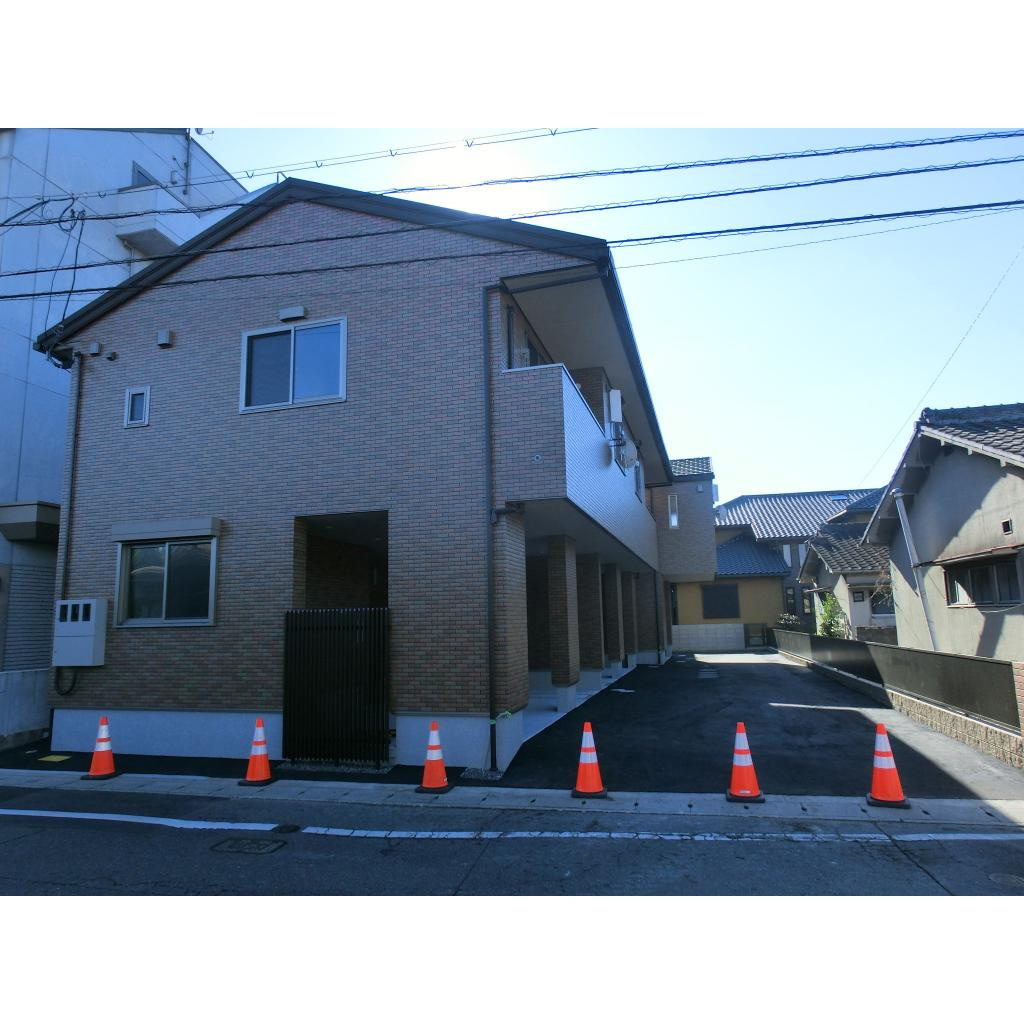 メゾン　ルピナス藤原西町A